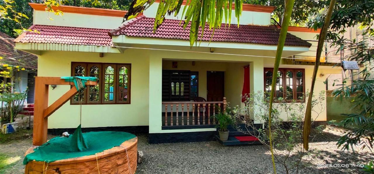 Palazhi Hotel Kovalam Bagian luar foto