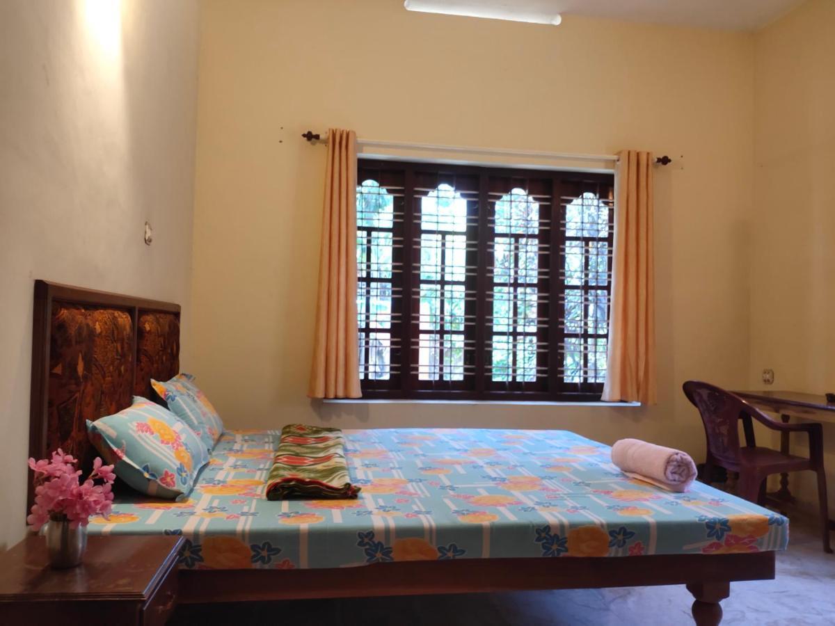 Palazhi Hotel Kovalam Bagian luar foto